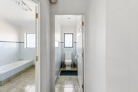 Photo of property in 53 Kath Hopper Drive, Orewa, 0931