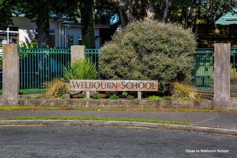 Photo of property in 3 Smith Road, Merrilands, New Plymouth, 4312