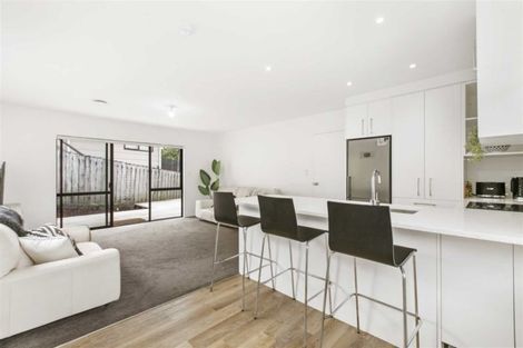 Photo of property in 1/95 Hobsonville Road, West Harbour, Auckland, 0618