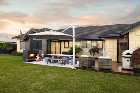 Photo of property in 34 Mike Smith Drive, Cambridge, 3434