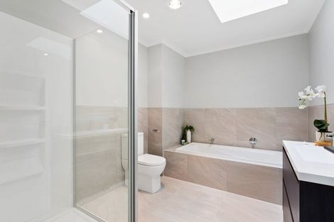 Photo of property in 2/1 Ko Roa Lane, Hobsonville, Auckland, 0616