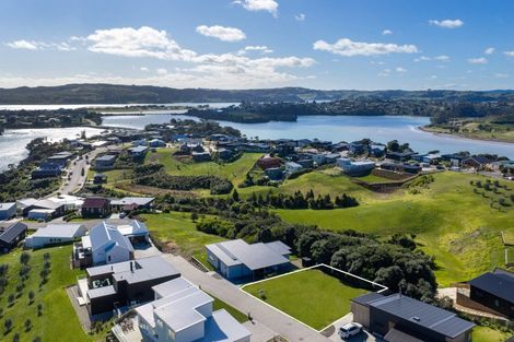 Photo of property in 2 Koromiko Lane, Raglan, 3225