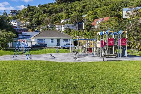 Photo of property in 181 Houghton Bay Road, Houghton Bay, Wellington, 6023