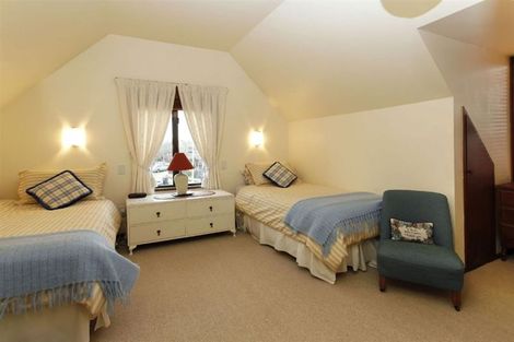 Photo of property in 43 Camberwell Place, Avonhead, Christchurch, 8042