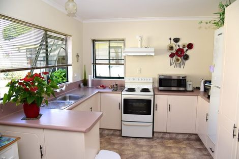 Photo of property in 4/70-76 Whiteley Street, Moturoa, New Plymouth, 4310