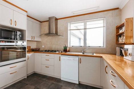 Photo of property in 5 Olive Close, Omokoroa, 3114