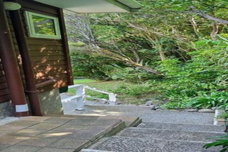 Photo of property in 1/15 Bloomsbury Grove, Newlands, Wellington, 6037