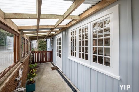 Photo of property in 20a Chapman Street, Newlands, Wellington, 6037