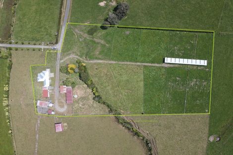 Photo of property in 124 Kahouri Road, Midhirst, Stratford, 4394