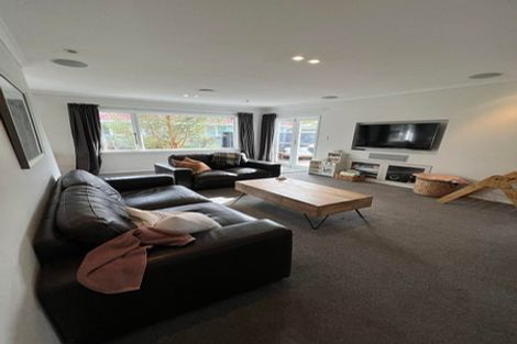 Photo of property in 69 Dunedin Street, Redwood, Christchurch, 8051