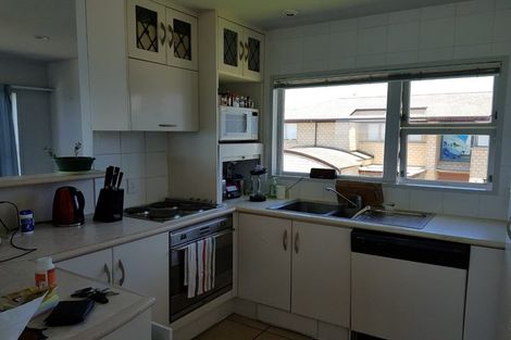 Photo of property in 8/241 Hurstmere Road, Takapuna, Auckland, 0622