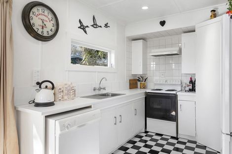 Photo of property in 30 Taupo View Road, Taupo, 3330