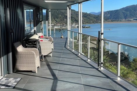 Photo of property in 251 Queen Charlotte Drive, Havelock, Picton, 7281