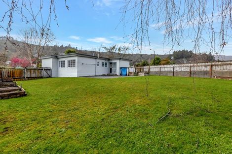 Photo of property in 48 Stokes Valley Road, Stokes Valley, Lower Hutt, 5019