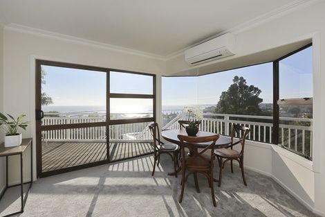 Photo of property in 4 Catherine Crescent, Moturoa, New Plymouth, 4310