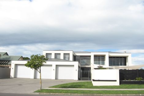 Photo of property in 84 Glenross Drive, Wattle Downs, Auckland, 2103