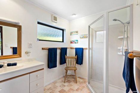 Photo of property in 44 Hiwihau Place, Glenfield, Auckland, 0629