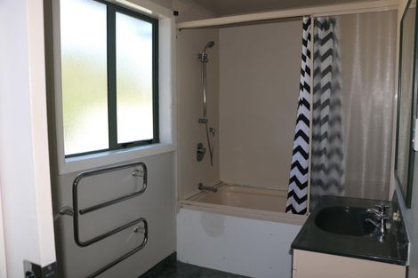 Photo of property in 9 Greers Road, Weymouth, Auckland, 2103