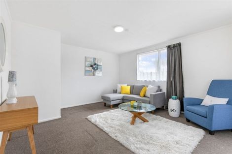 Photo of property in 2/61 Redcrest Avenue, Red Hill, Papakura, 2110
