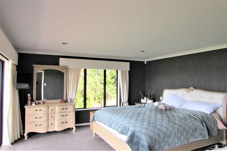 Photo of property in 38 Arahiwi Grove, Tirohanga, Lower Hutt, 5010