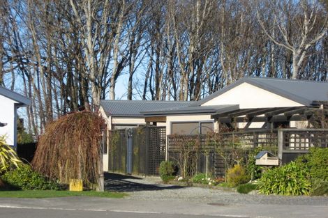 Photo of property in 14 Calder Place, Winton, 9720