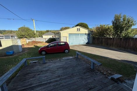 Photo of property in 25 Petherick Street, Taita, Lower Hutt, 5011