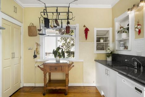 Photo of property in 1/18 Gladstone Road, Northcote, Auckland, 0627