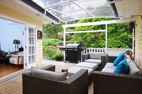 Photo of property in 77 Waima Crescent, Titirangi, Auckland, 0604