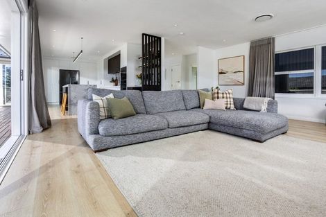 Photo of property in 13 Hume Drive, Hillcrest, Auckland, 0627