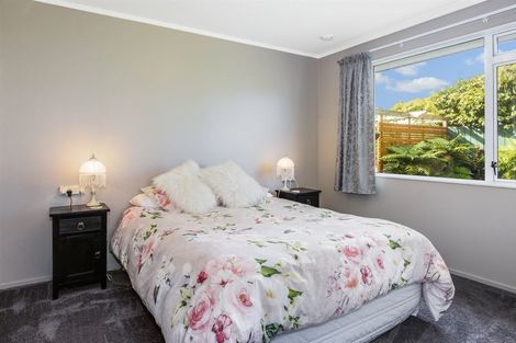Photo of property in 63 The Drive, Tawa, Wellington, 5028