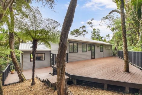 Photo of property in 31 Scenic Drive, Titirangi, Auckland, 0604