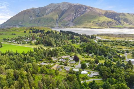 Photo of property in 1 Harper Place, Lake Coleridge, 7572