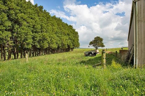 Photo of property in 323 Hunter Road, Eltham, Hawera, 4673