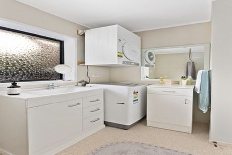 Photo of property in 11 Fantail Court, Orewa, 0931