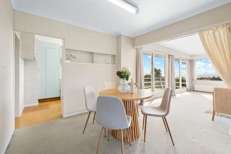 Photo of property in 1 Elizabeth Place, Mairangi Bay, Auckland, 0630