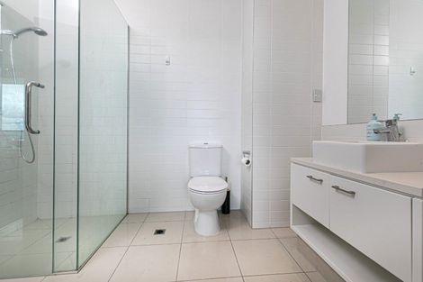 Photo of property in Sentinel Apartments, 905/3 Northcroft Street, Takapuna, Auckland, 0622