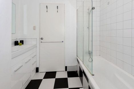 Photo of property in 4/24 Woodglen Road, Glen Eden, Auckland, 0602