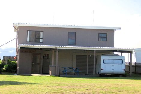 Photo of property in 107 Captain Cook Road, Cooks Beach, Whitianga, 3591