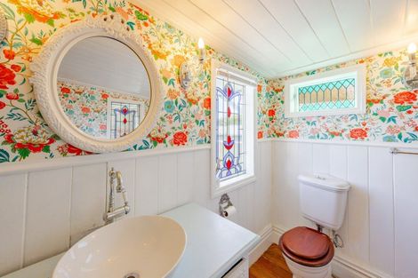 Photo of property in 42 Cameron Road, Bluff Hill, Napier, 4110