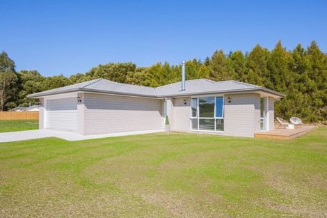 Photo of property in 12 Karaka Place, Kinloch, Taupo, 3377