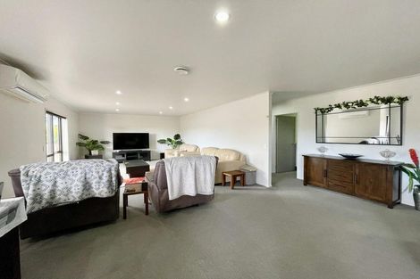 Photo of property in 10a Kororako Grove, Whalers Gate, New Plymouth, 4310