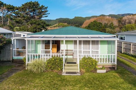 Photo of property in 116 Tilley Road, Paekakariki, 5034