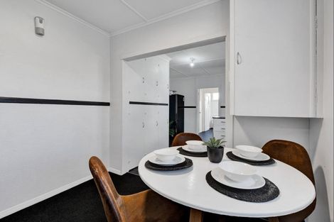 Photo of property in 59 Camberwell Road, Hawera, 4610