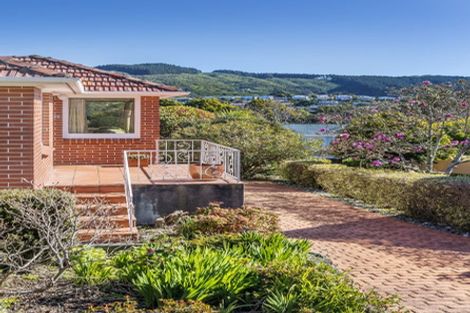 Photo of property in 66 Taylor Terrace, Tawa, Wellington, 5028