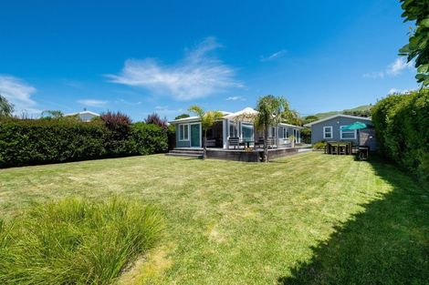 Photo of property in 19 Harper Road, Waimarama, 4294