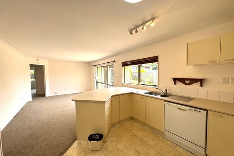 Photo of property in 114 Buscomb Avenue, Henderson, Auckland, 0610