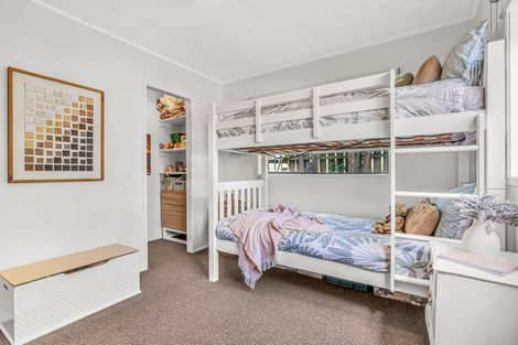 Photo of property in 6 Rautawhiri Road, Helensville, 0800