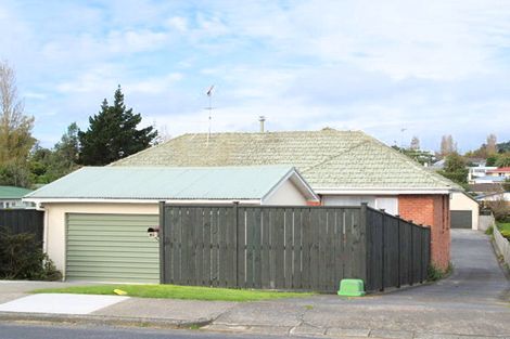 Photo of property in 1/132 Wellington Street, Pukekohe, 2120