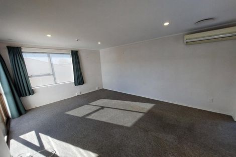 Photo of property in 30 Granville Drive, Massey, Auckland, 0614