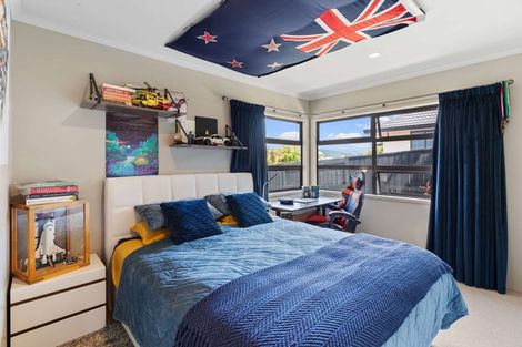 Photo of property in 28 Johnstone Drive, Fitzherbert, Palmerston North, 4410